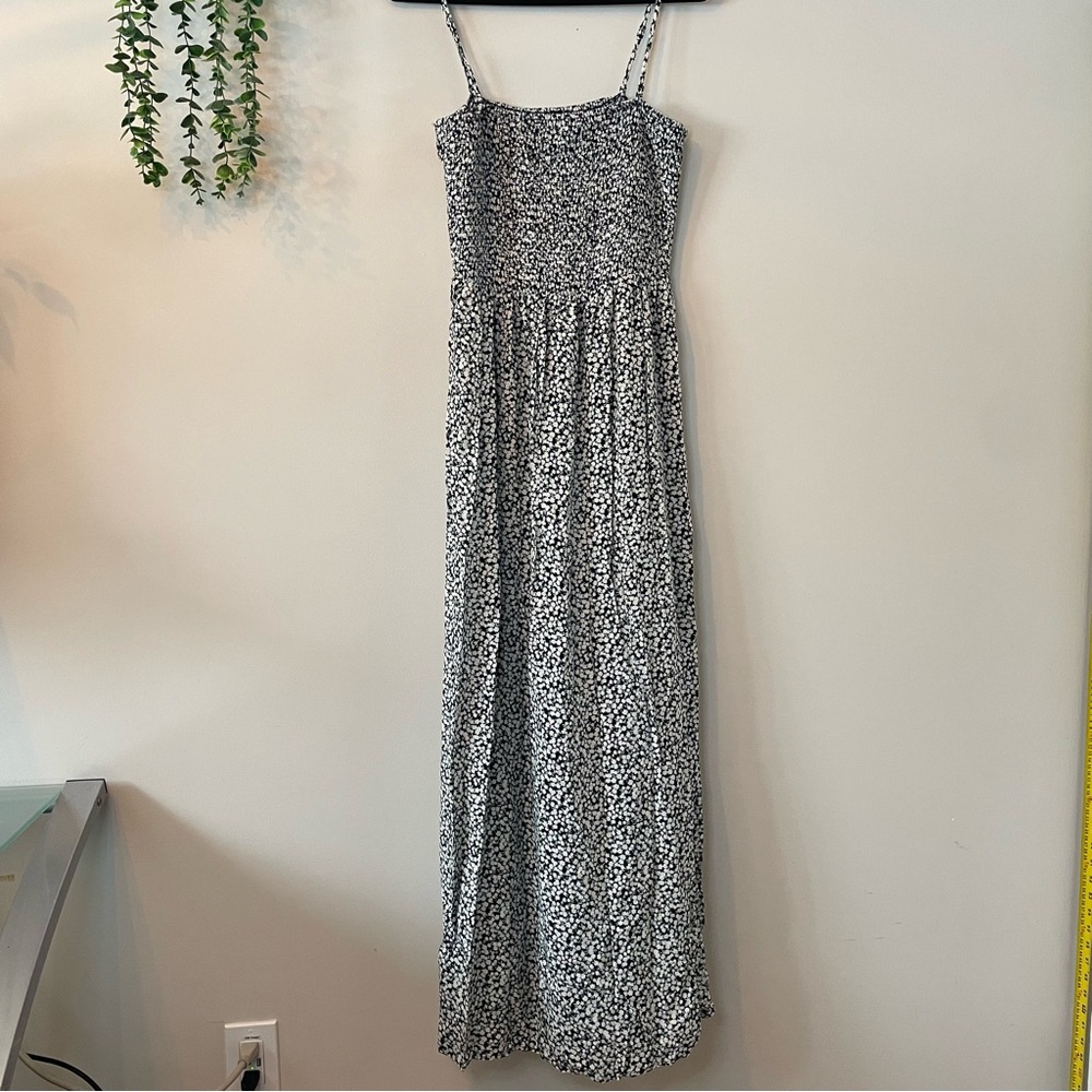 Reitmans Monochrome Floral Maxi Dress - Picture 2 of 10